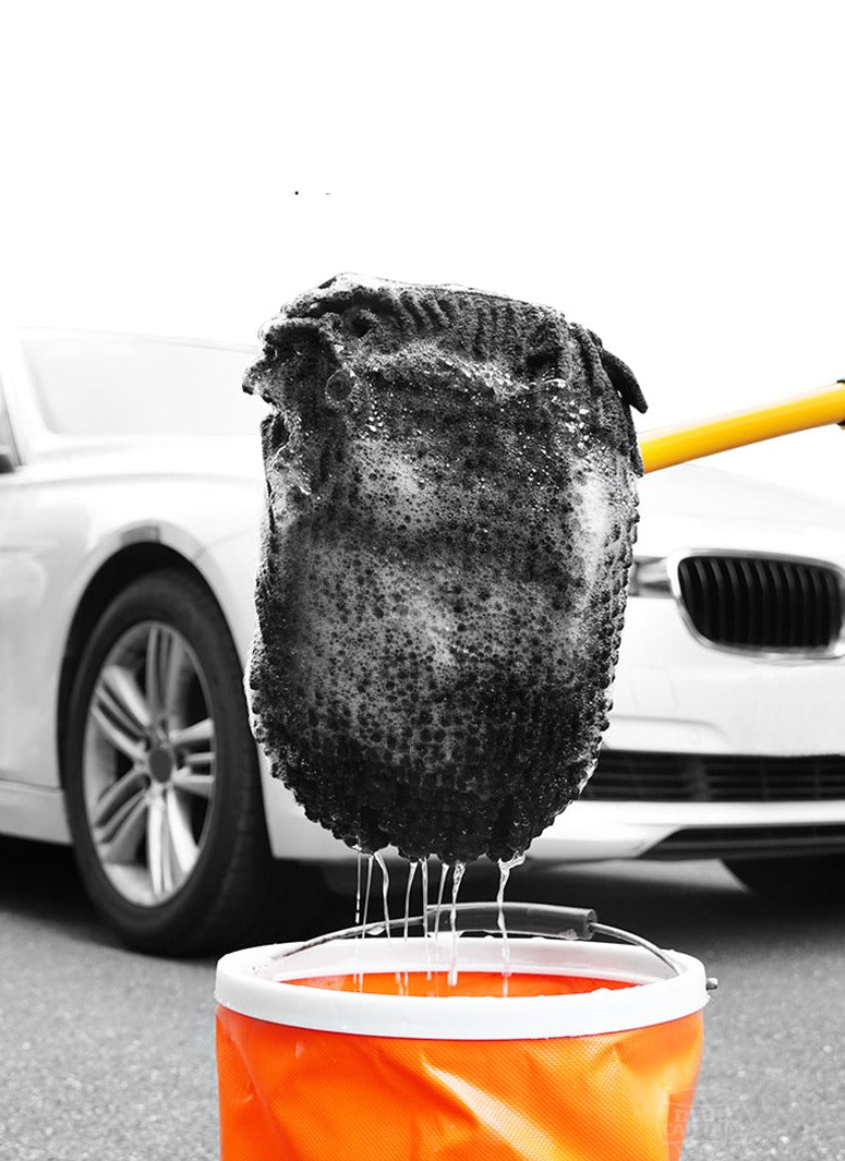 Telescopic brush for car