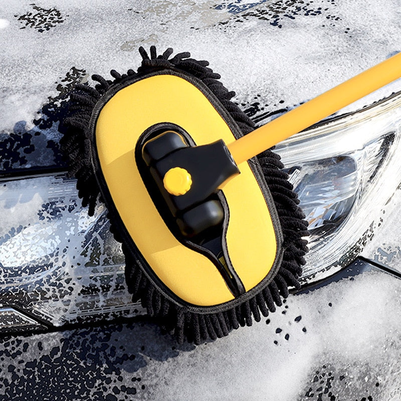 Telescopic brush for car