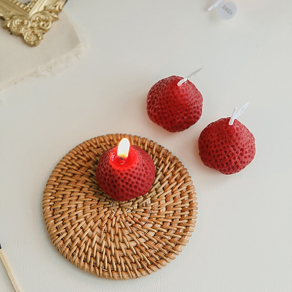 Strawberry scented candle (4pcs)