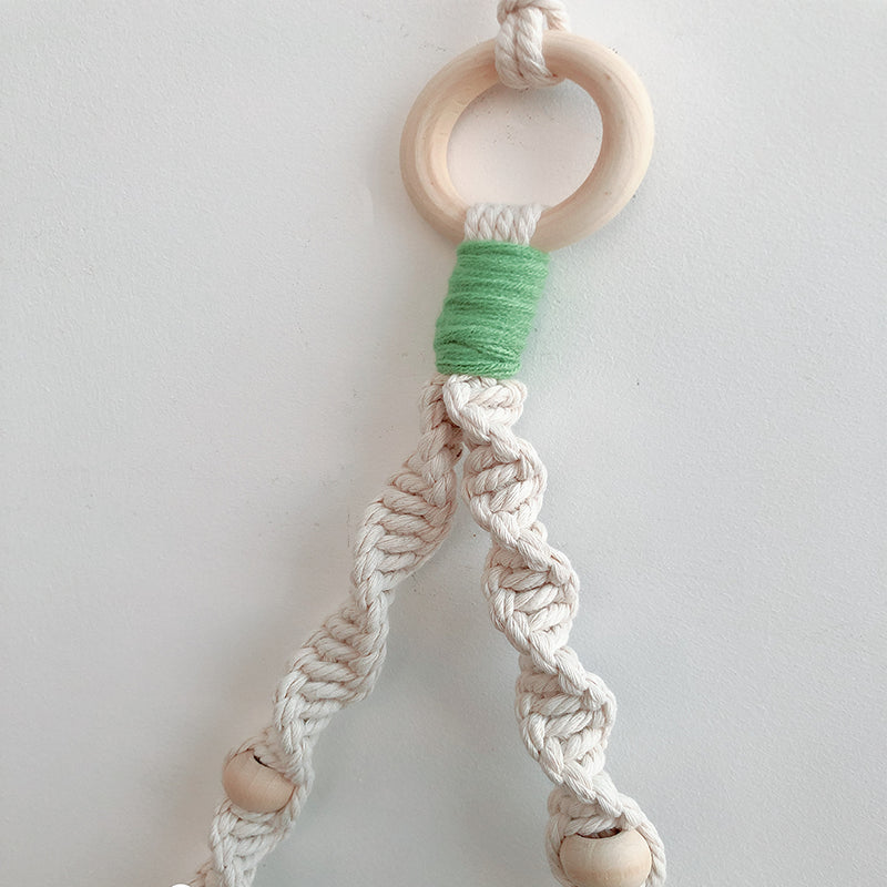 Wiper support while macrame