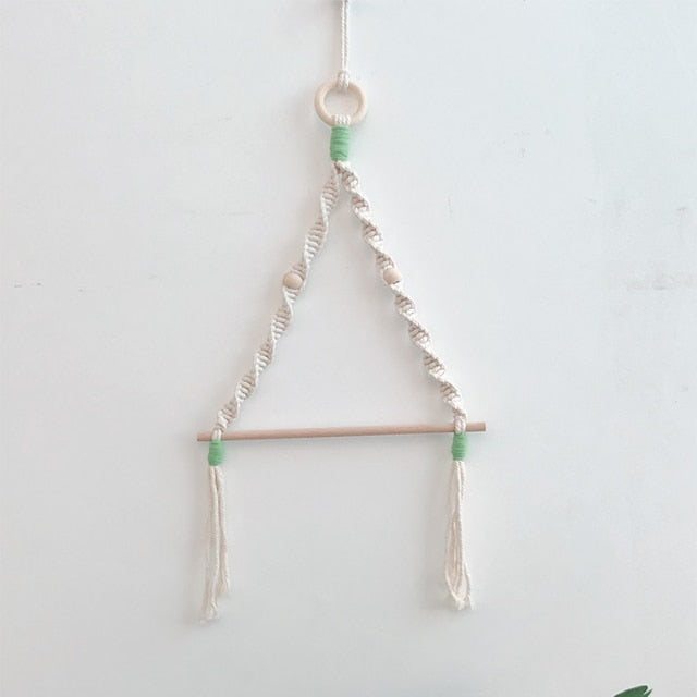 Wiper support while macrame