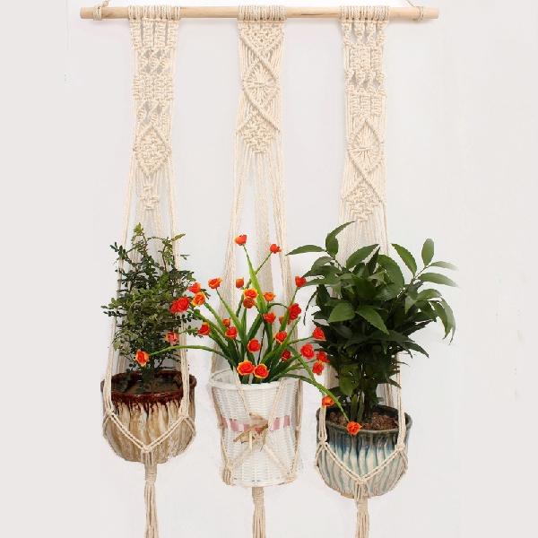 Varied macrame support