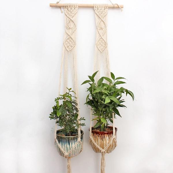 Varied macrame support
