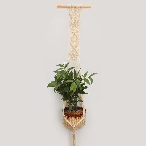 Varied macrame support