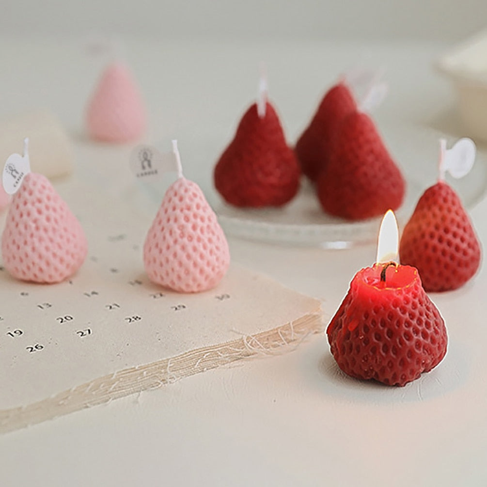 Strawberry scented candle (4pcs)